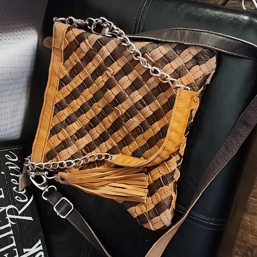 Crossbody - Picture 2 of 6